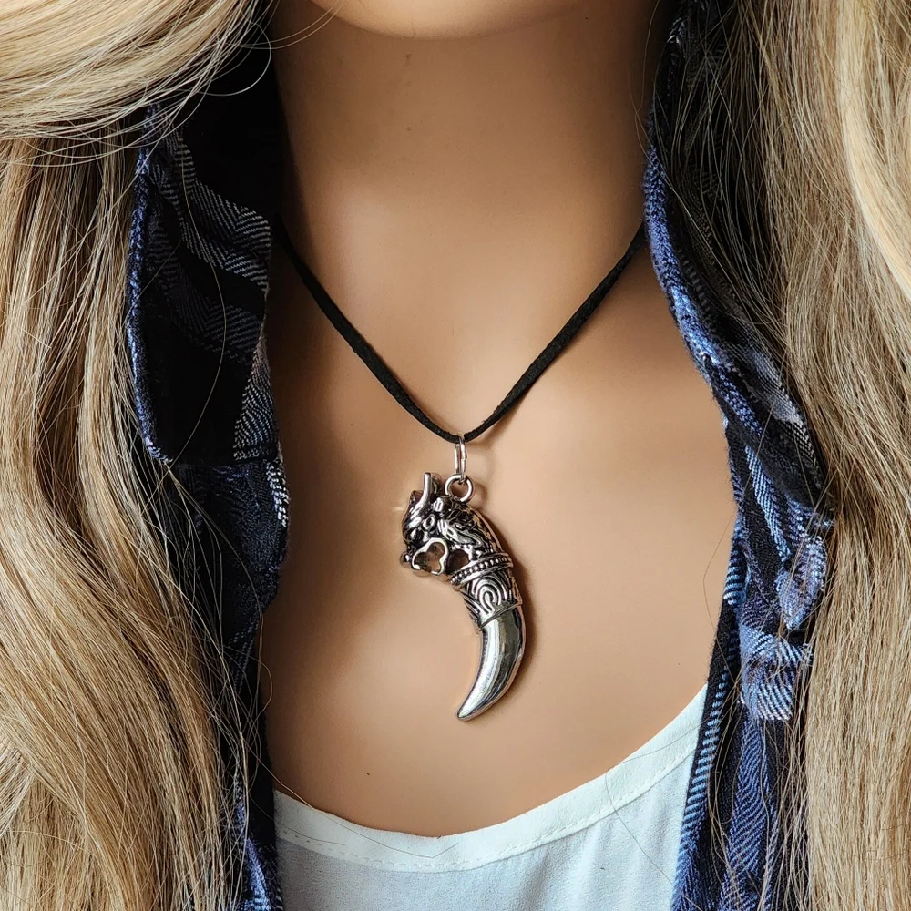❤️ Silver plated Woolf Tooth Pendant Black Cord Tiger Leon Celtic Ethnic Boho